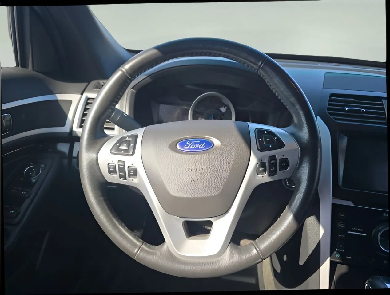 Used 2015 Ford Explorer Limited image 17