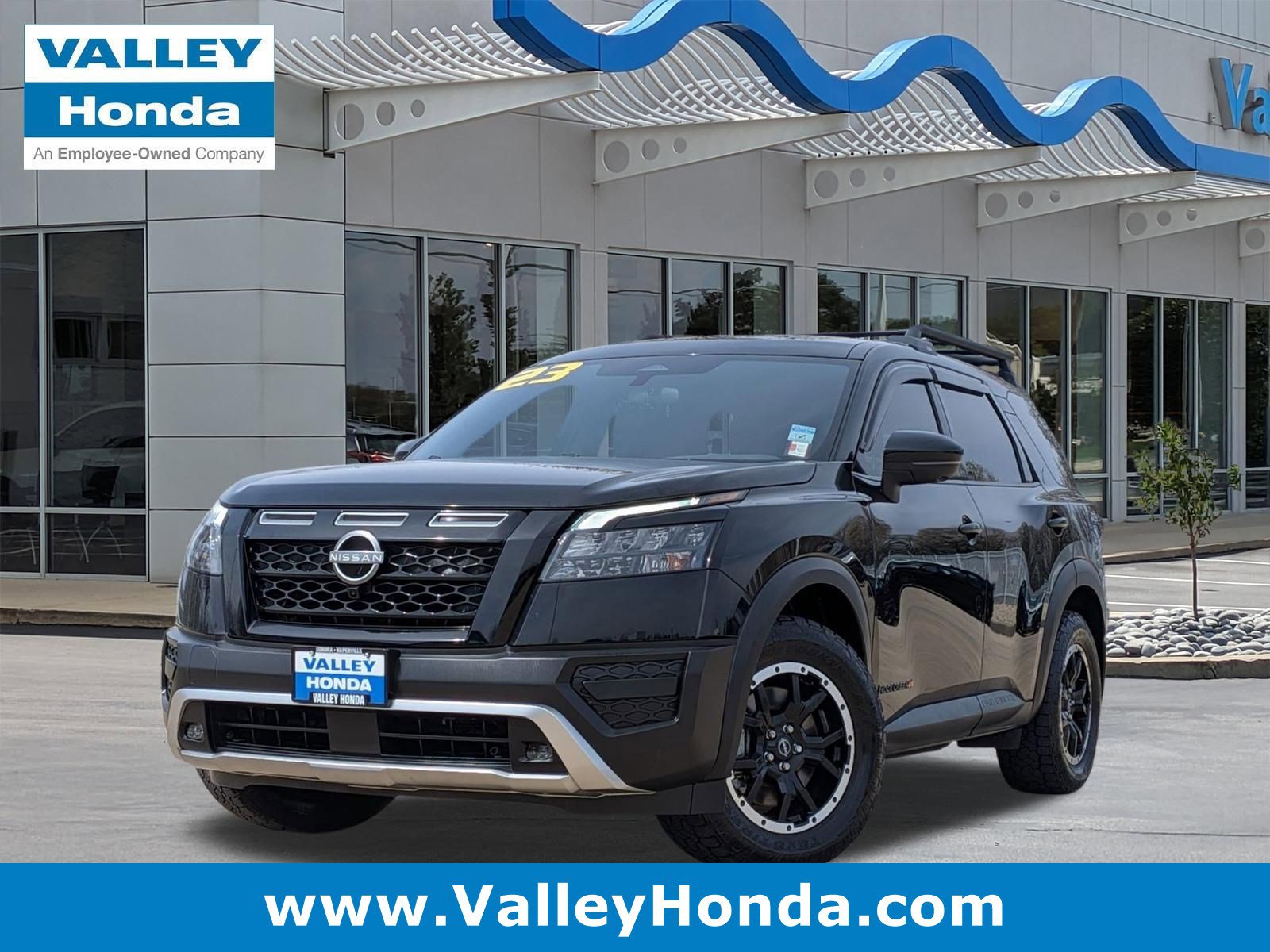 Used 2023 Nissan Pathfinder Rock Creek image 1