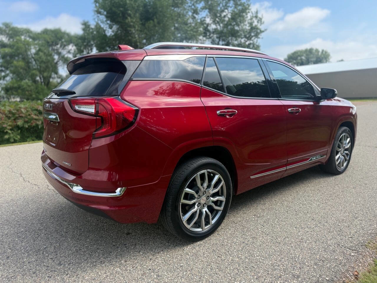 Used 2023 GMC Terrain Denali w/ Denali Premium Package image 5