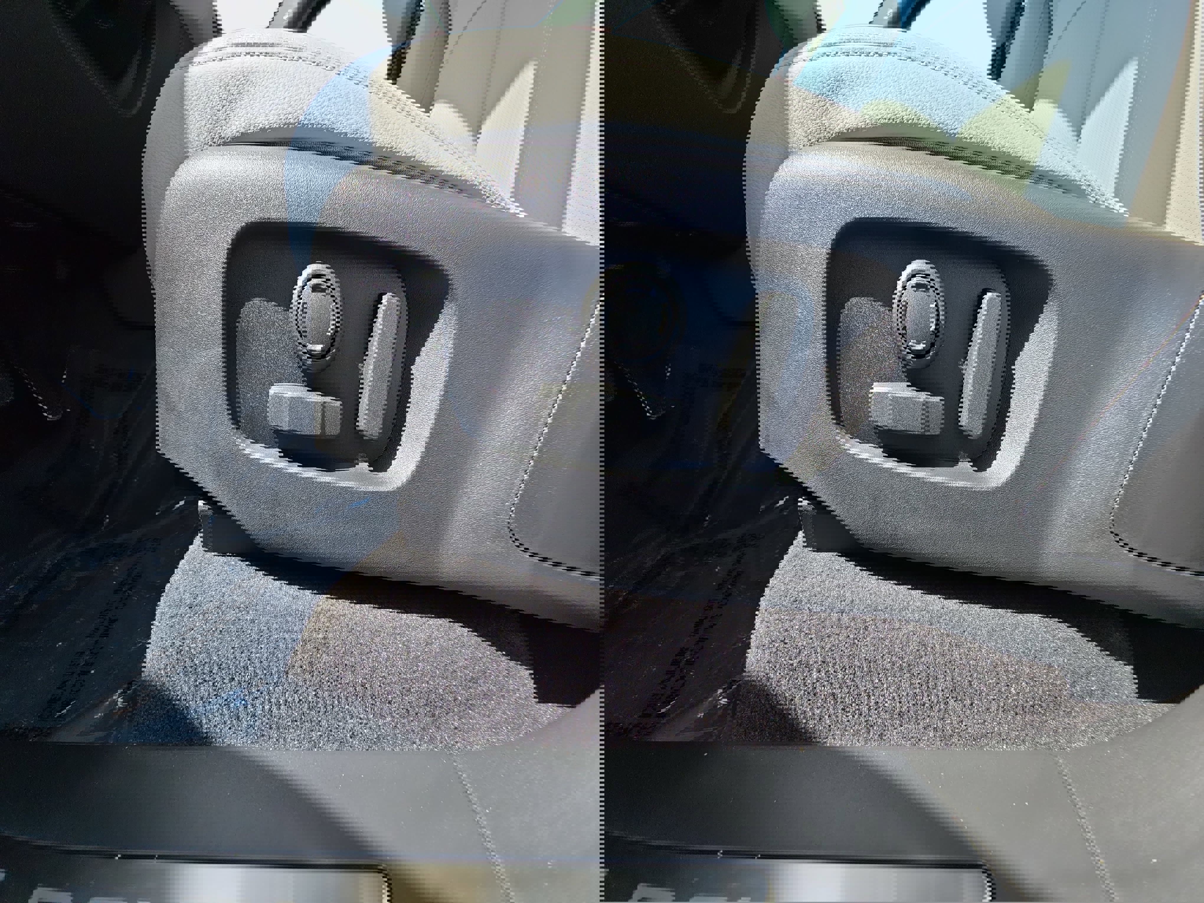 New 2026 Land Rover Range Rover Velar Dynamic SE AWD/4WD image 29