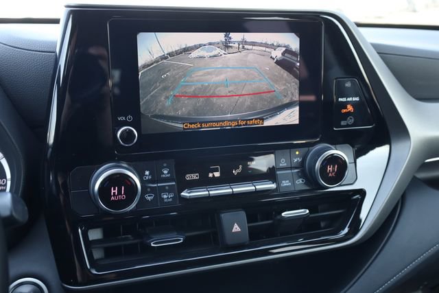 Used 2024 Toyota Highlander LE image 22