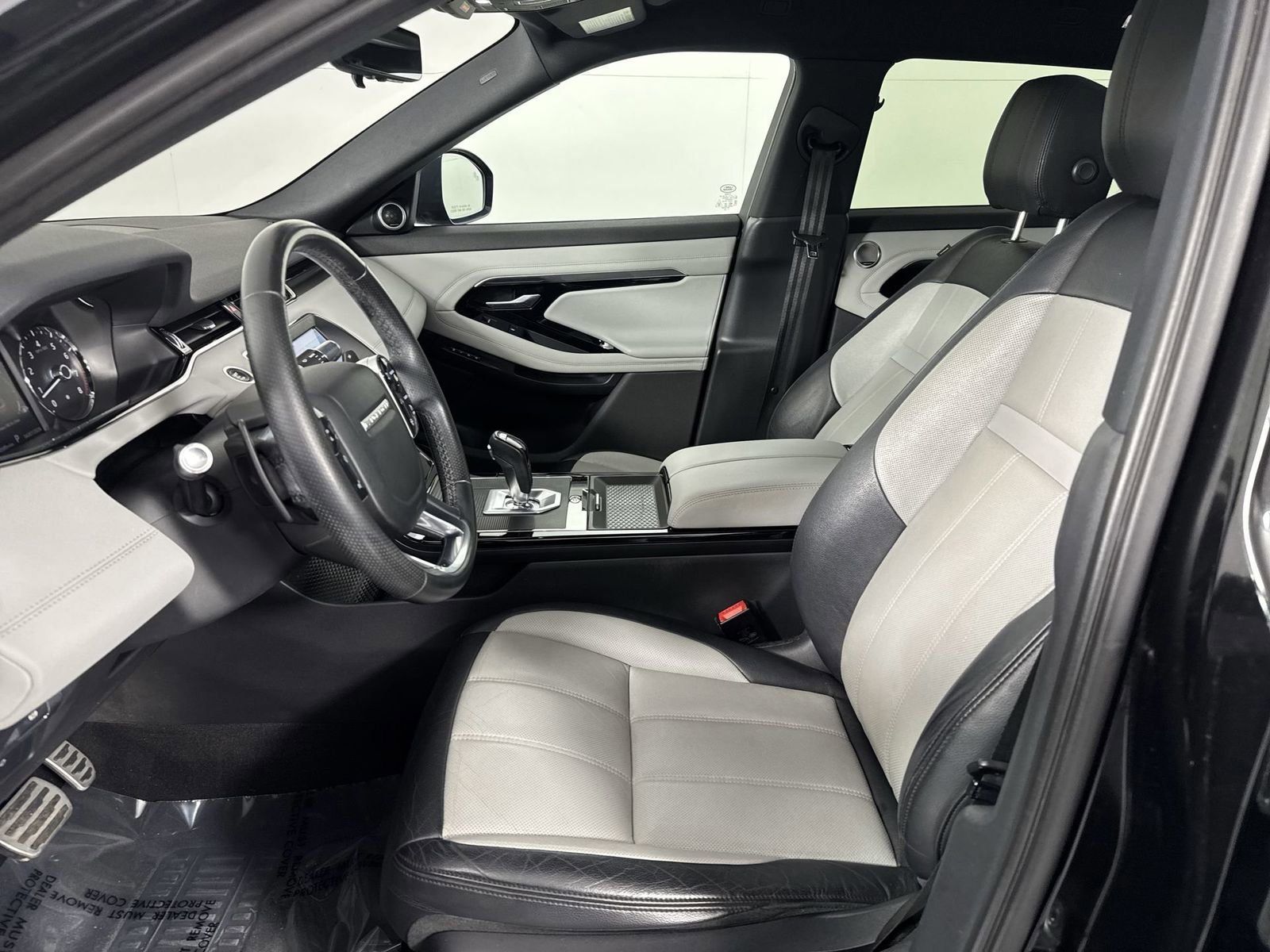 Used 2020 Land Rover Range Rover Evoque R-Dynamic S AWD/4WD image 19