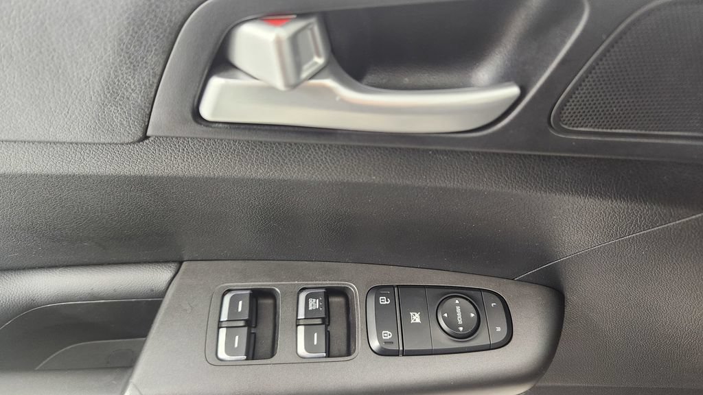 Used 2021 Kia Sportage LX FWD image 19