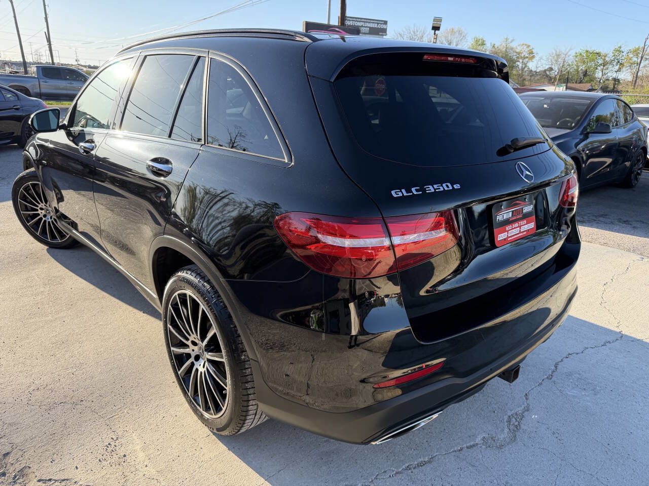 Used 2019 Mercedes-Benz GLC 350e 4MATIC w/ AMG Line image 4
