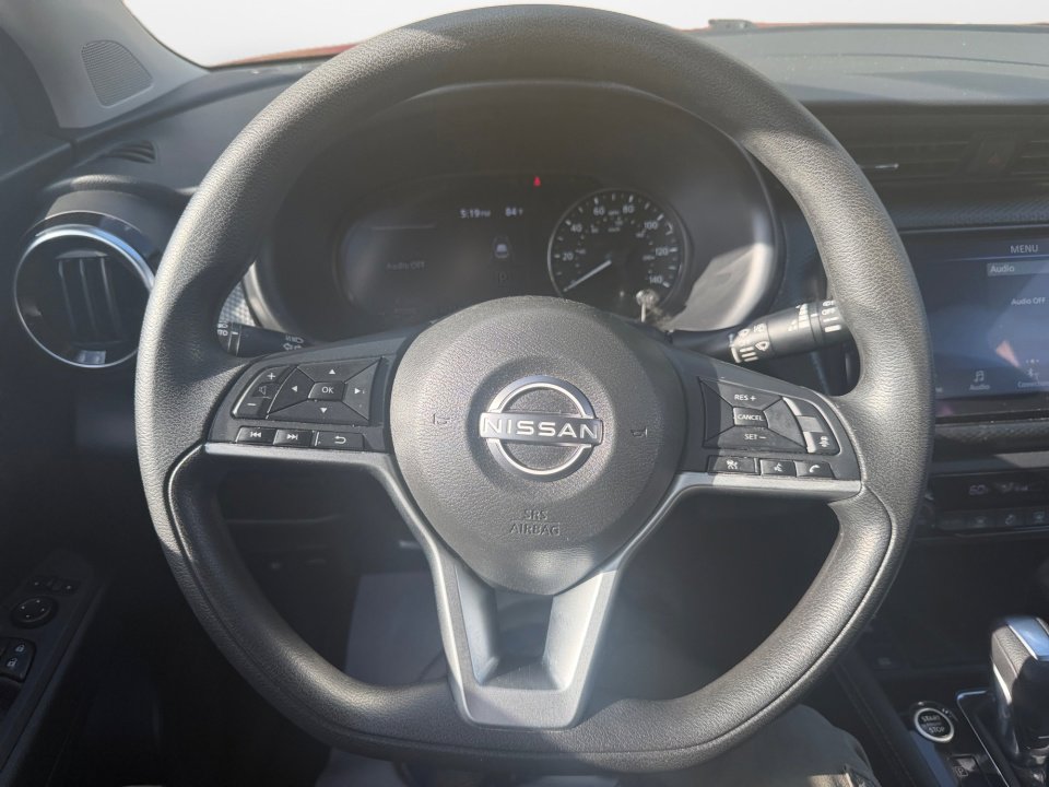 Used 2022 Nissan Kicks SV w/ Interior Electronics Package FWD image 10