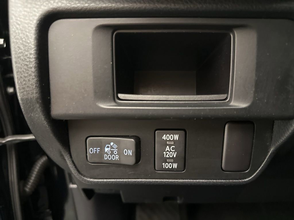 Used 2016 Toyota Tacoma TRD Off-Road AWD/4WD image 25