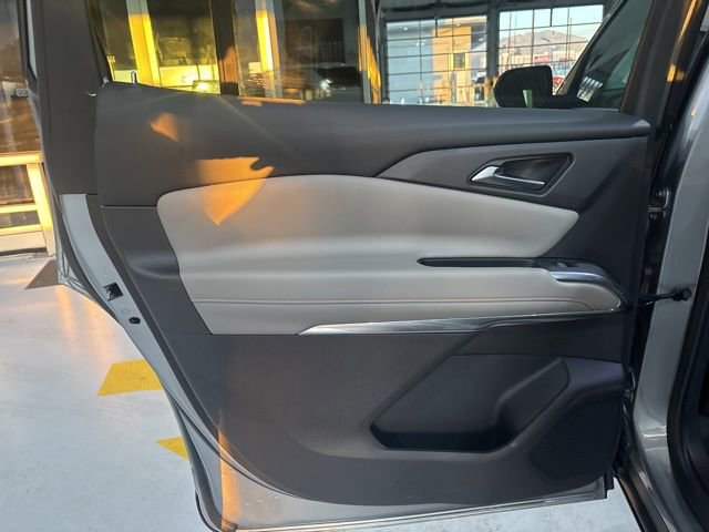 Used 2025 Chevrolet Traverse LT image 31