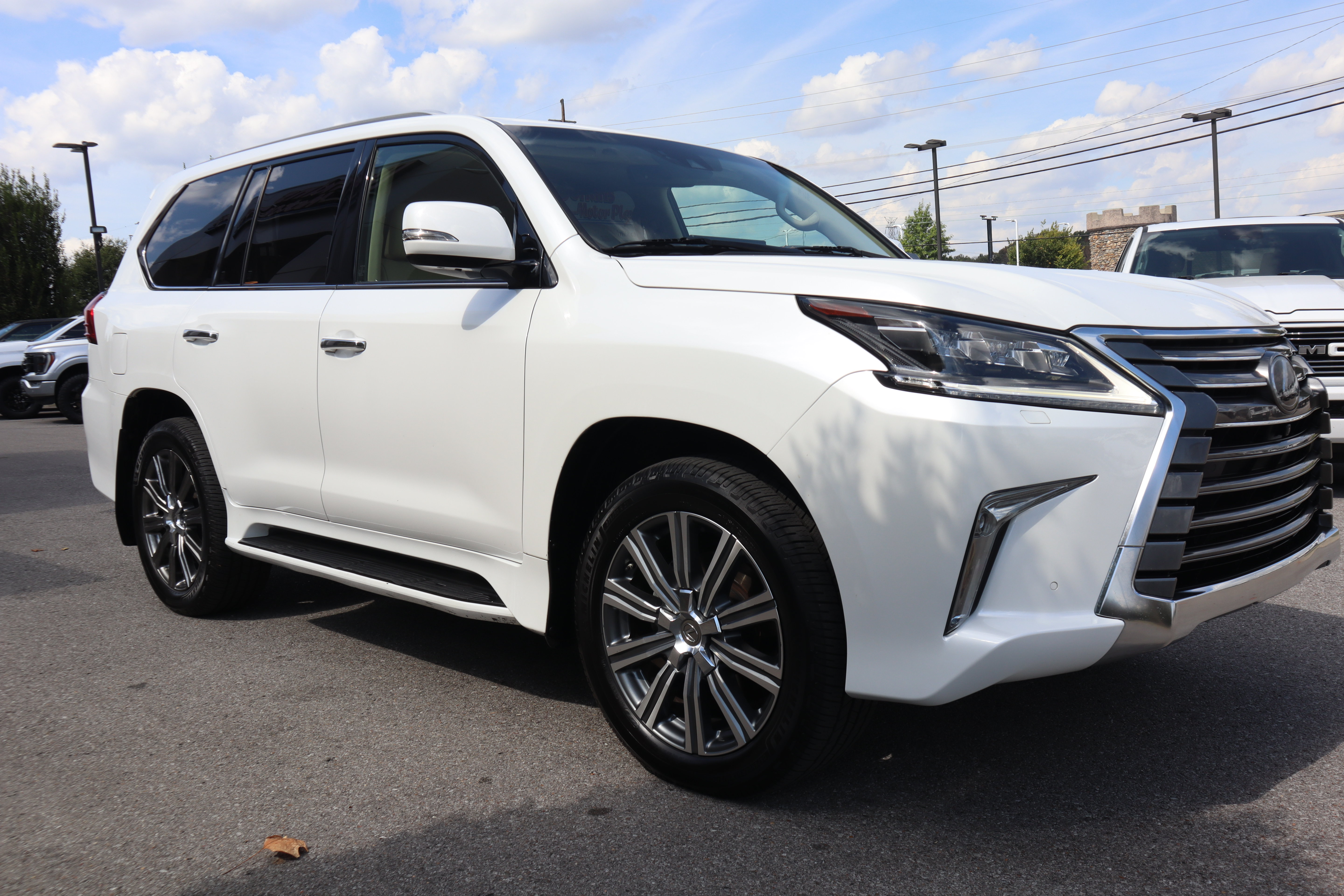Used 2016 Lexus LX 570 4WD w/ Luxury Package image 5