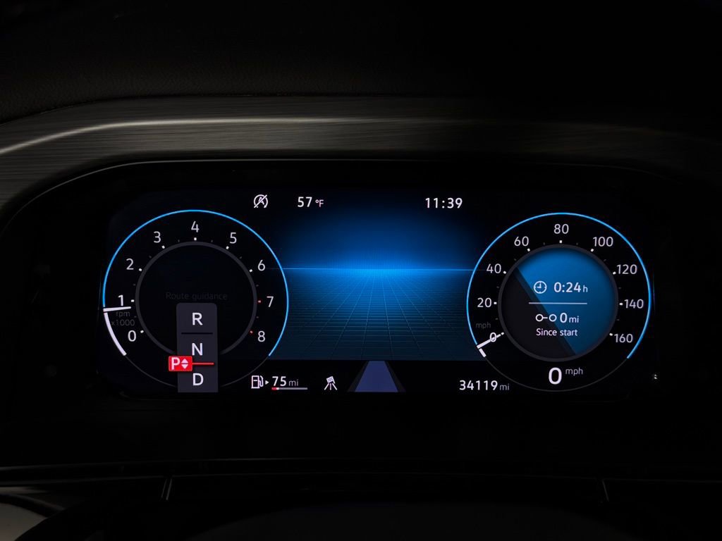 Used 2025 Volkswagen Atlas Cross Sport SE AWD/4WD image 15