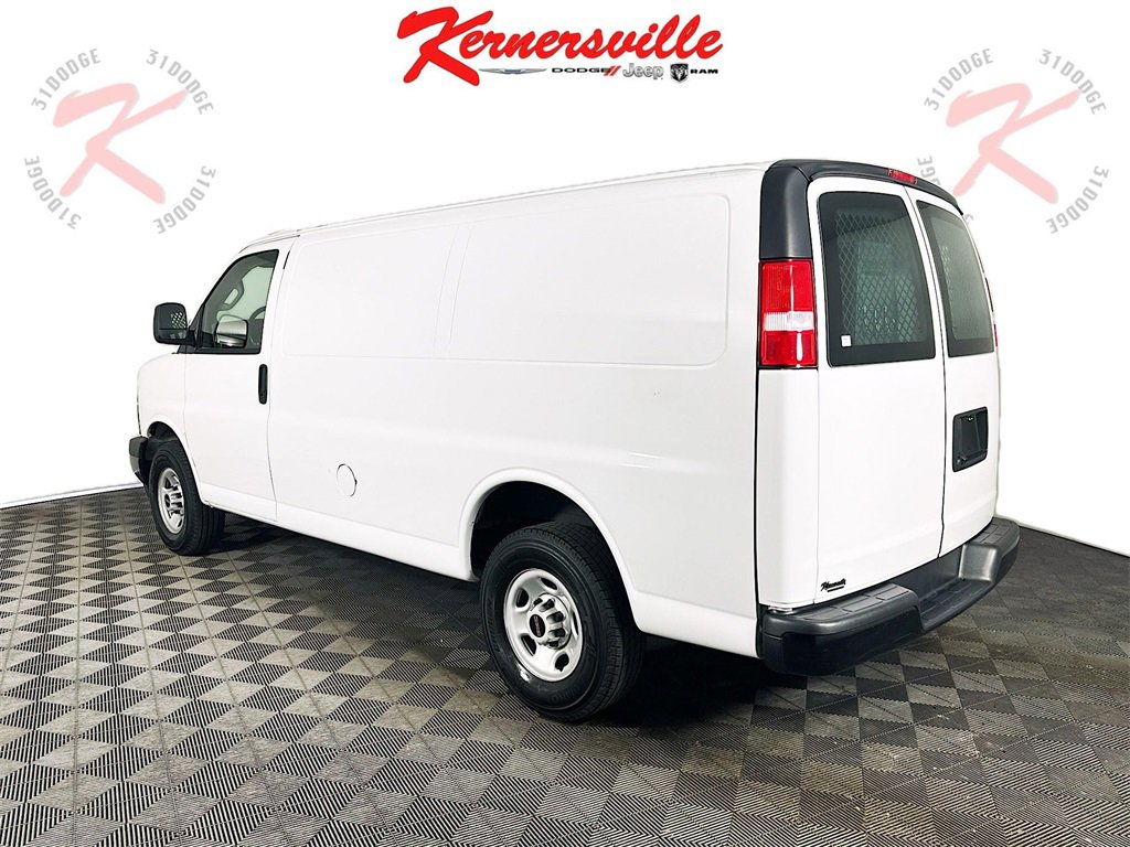 Used 2023 GMC Savana 2500 w/ Driver Convenience Package image 5