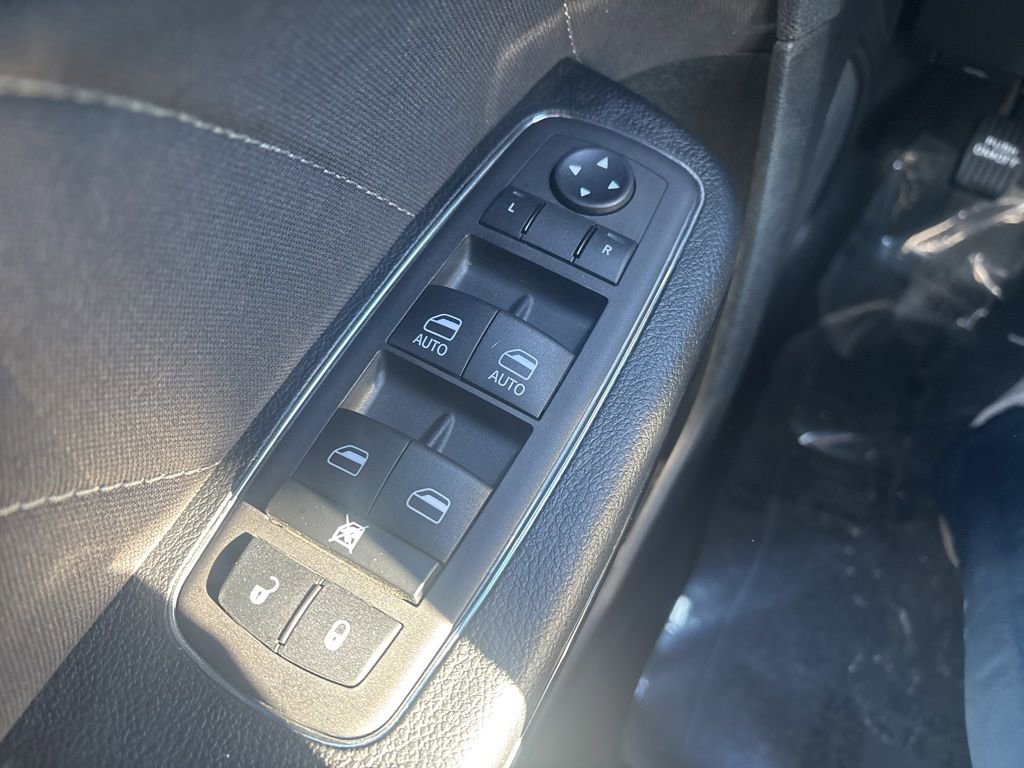 Used 2023 Dodge Charger SXT w/ Blacktop Package image 17
