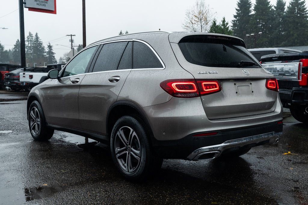 Used 2021 Mercedes-Benz GLC 300 4MATIC image 4