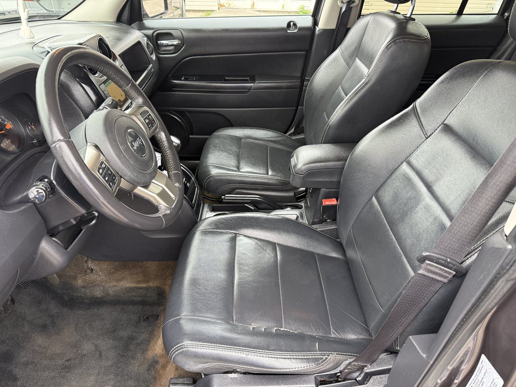 Used 2017 Jeep Patriot High Altitude AWD/4WD image 12