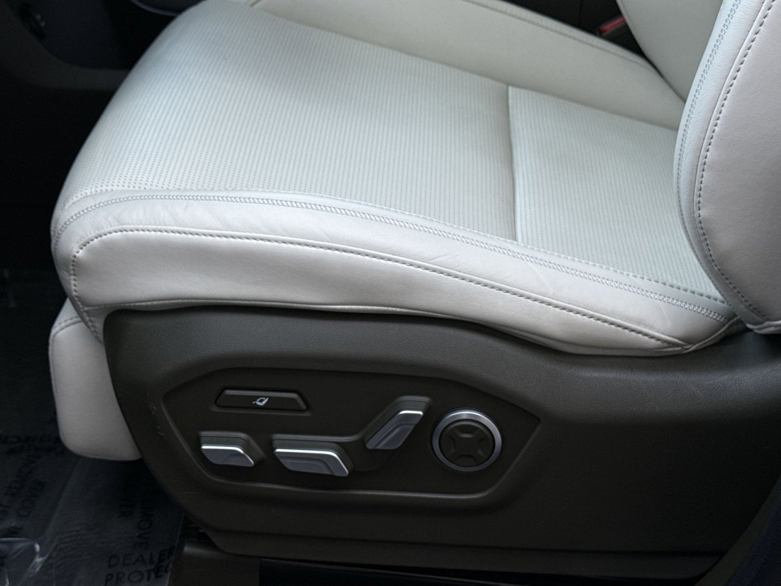 Used 2025 Hyundai Santa Fe Calligraphy image 14