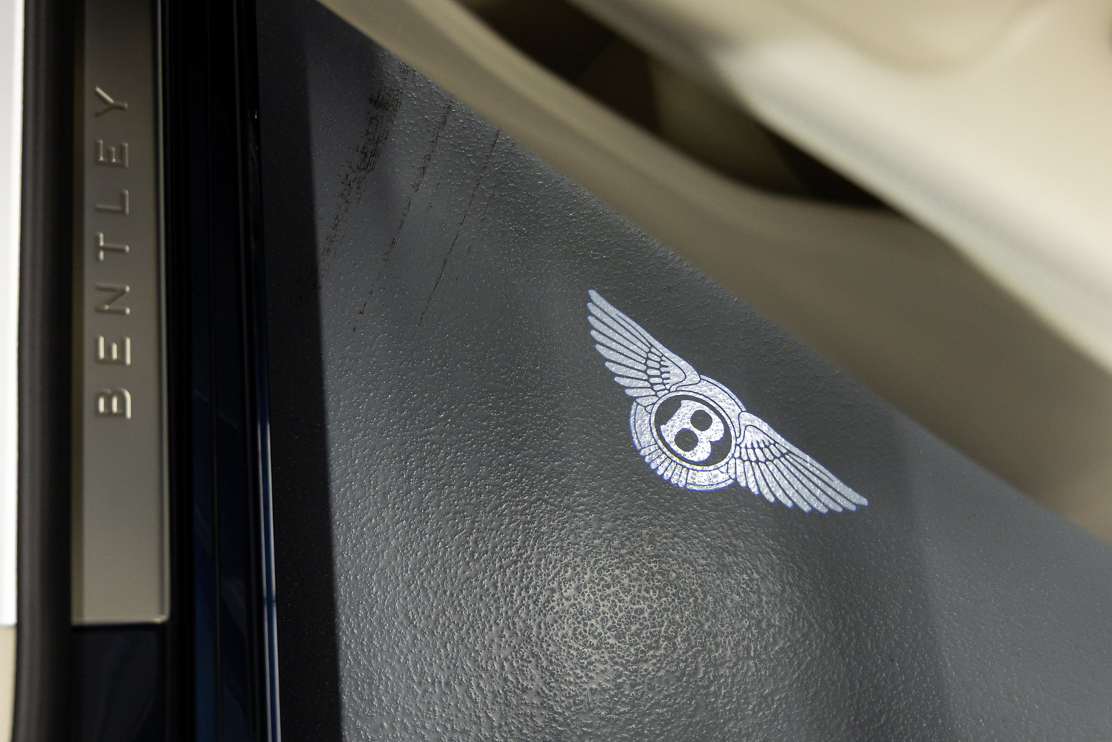 New 2026 Bentley Flying Spur Plug-In Hybrid AWD/4WD image 25
