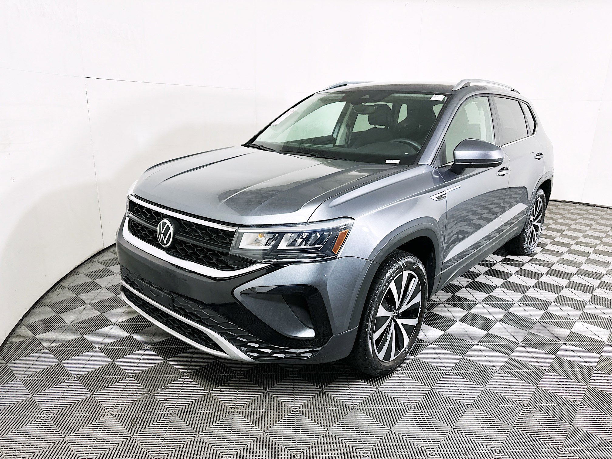 Used 2022 Volkswagen Taos SE w/ IQ.Drive SE Package AWD/4WD image 7