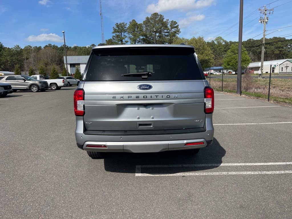 Used 2024 Ford Expedition Max XLT image 5