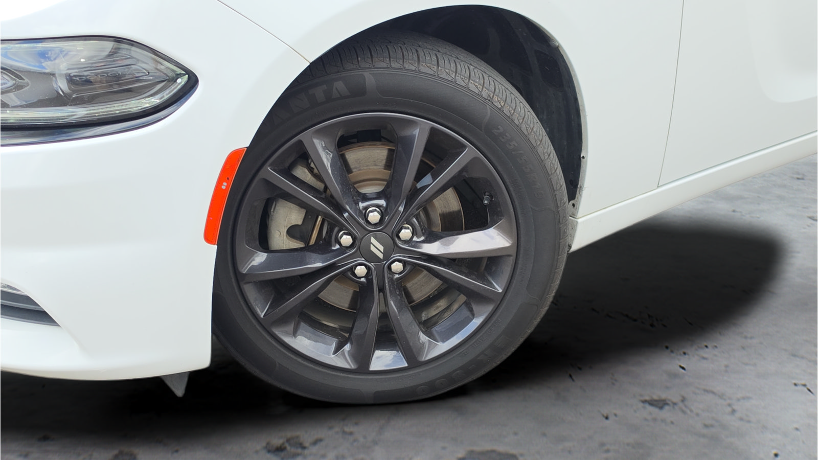 Used 2021 Dodge Charger SXT w/ Blacktop Package AWD/4WD image 18