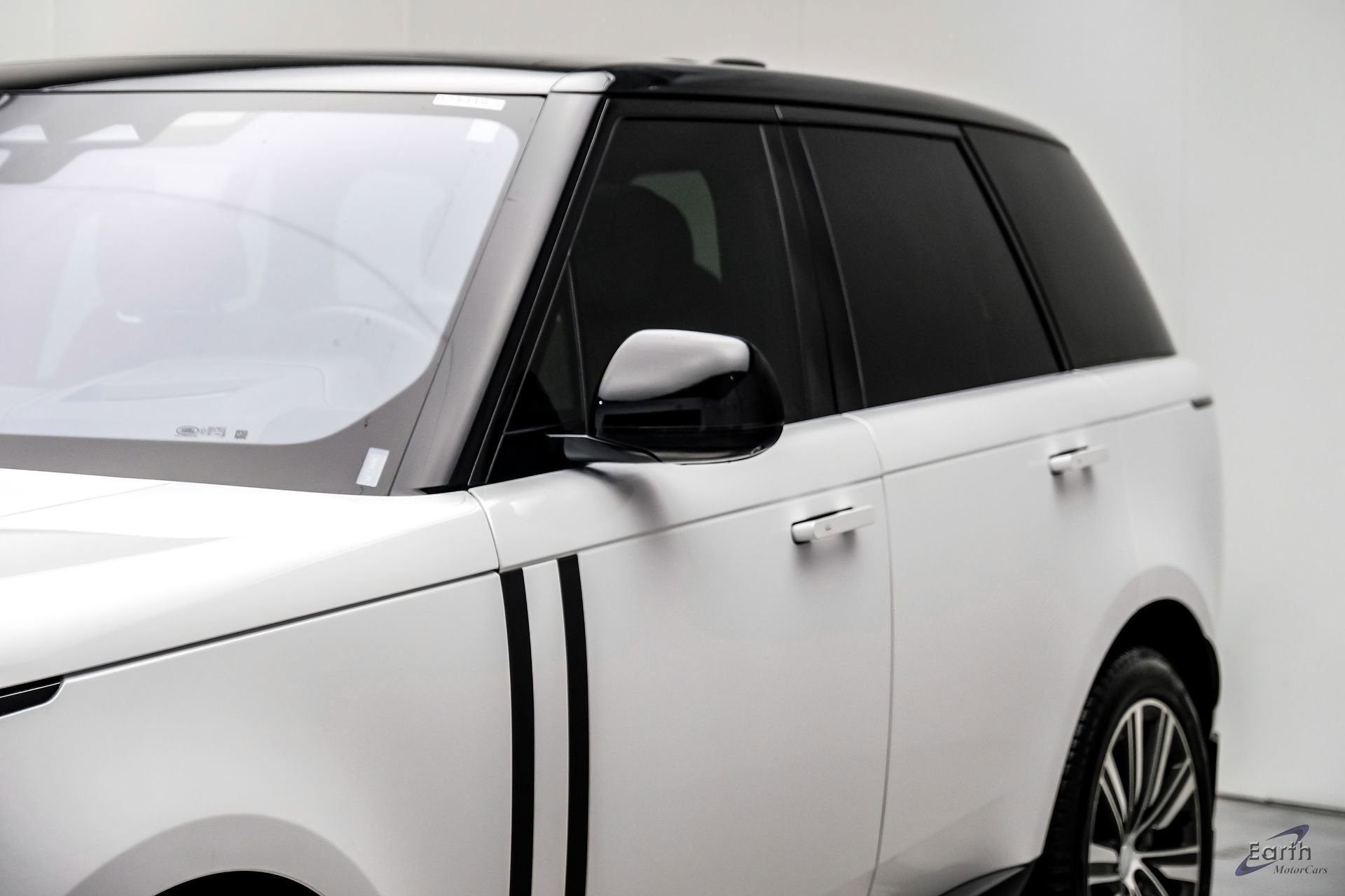 Used 2023 Land Rover Range Rover SE image 28