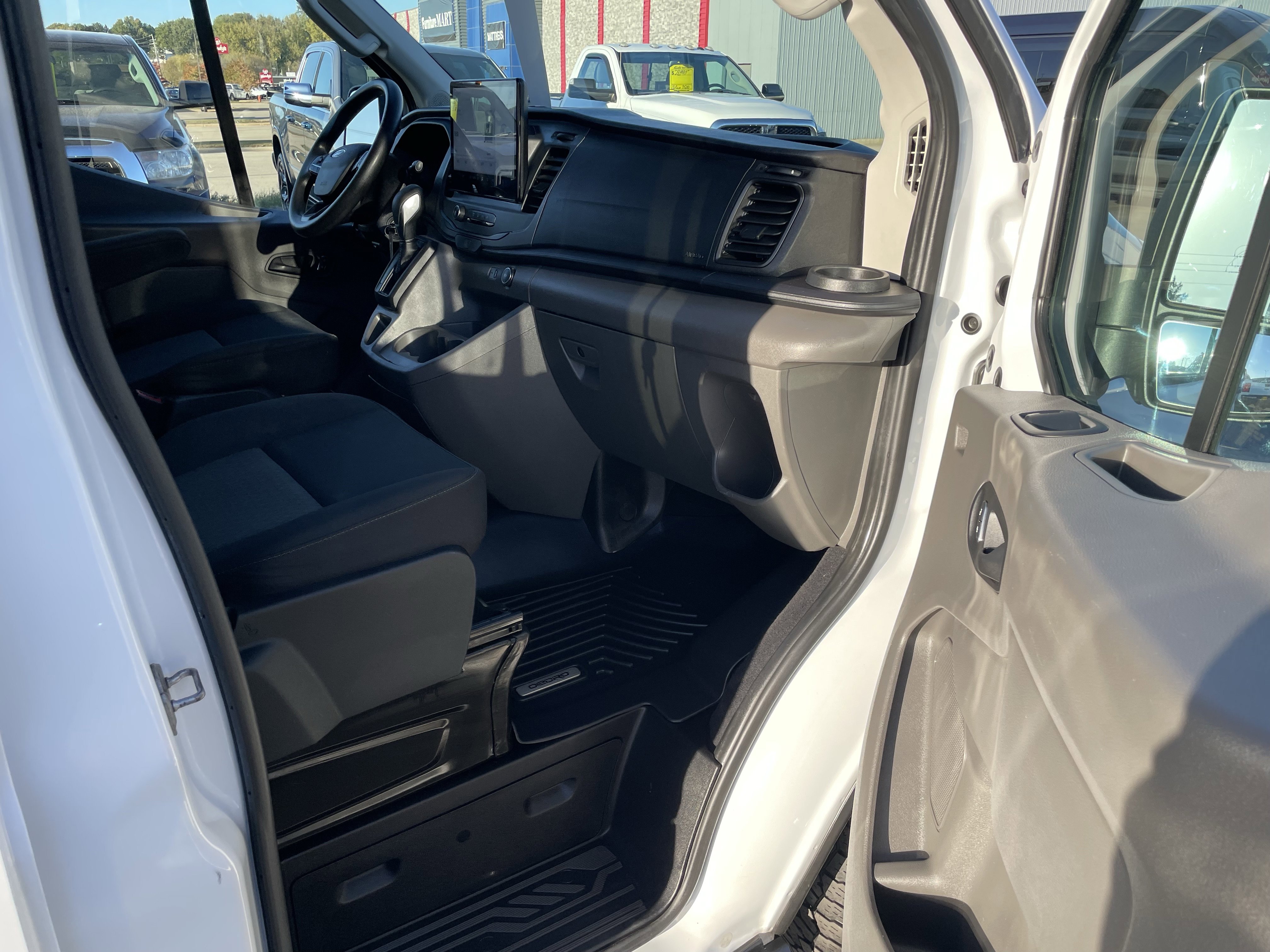 Used 2022 Ford Transit 350 XLT image 24