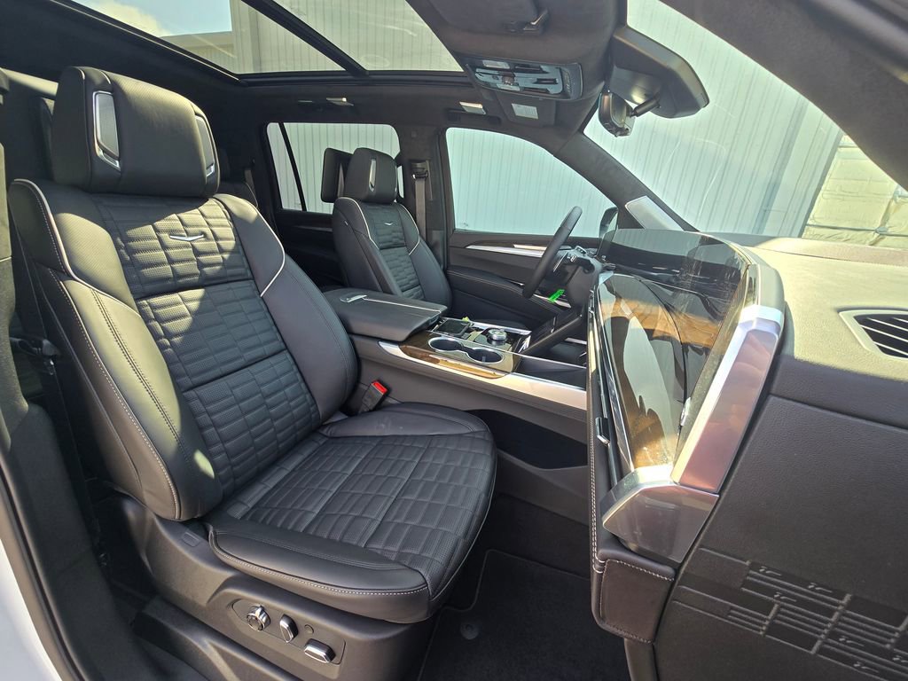 New 2026 Cadillac Escalade ESV Platinum Sport w/ LPO, ONYX Package image 40