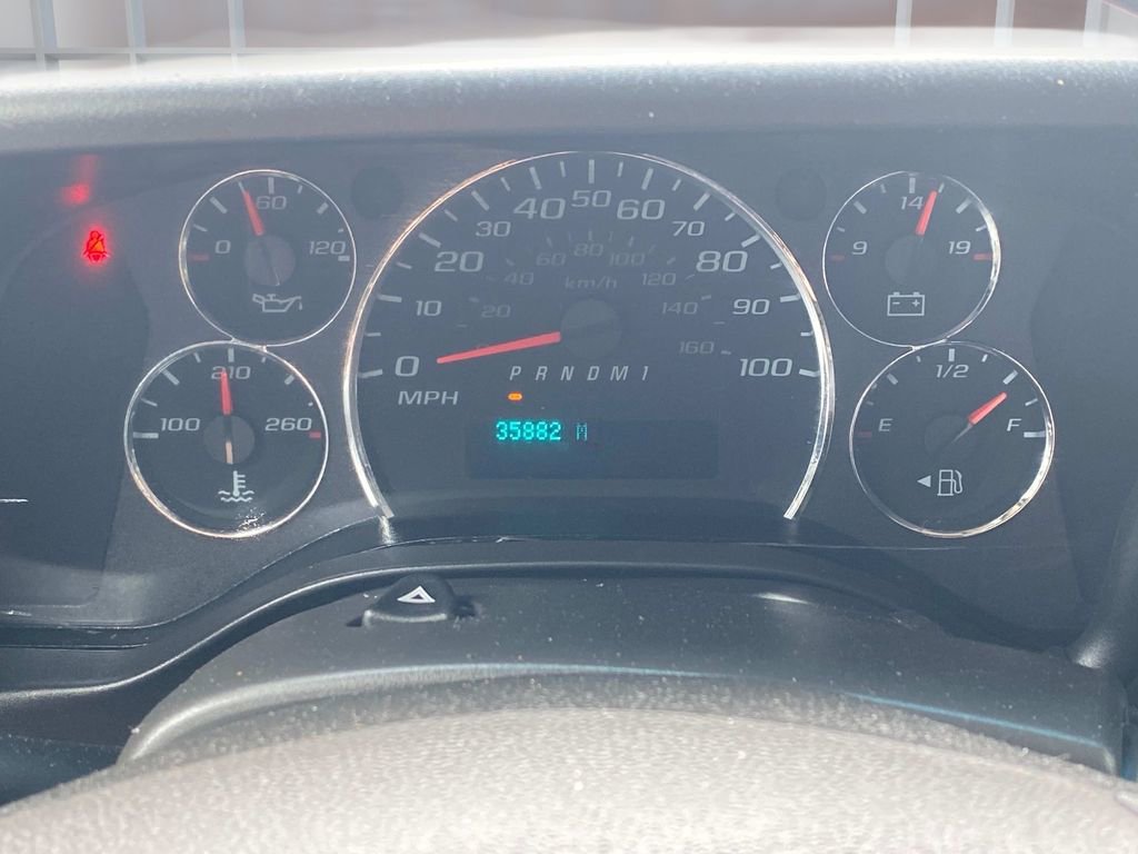 Used 2023 Chevrolet Express 2500 w/ Driver Convenience Package image 26