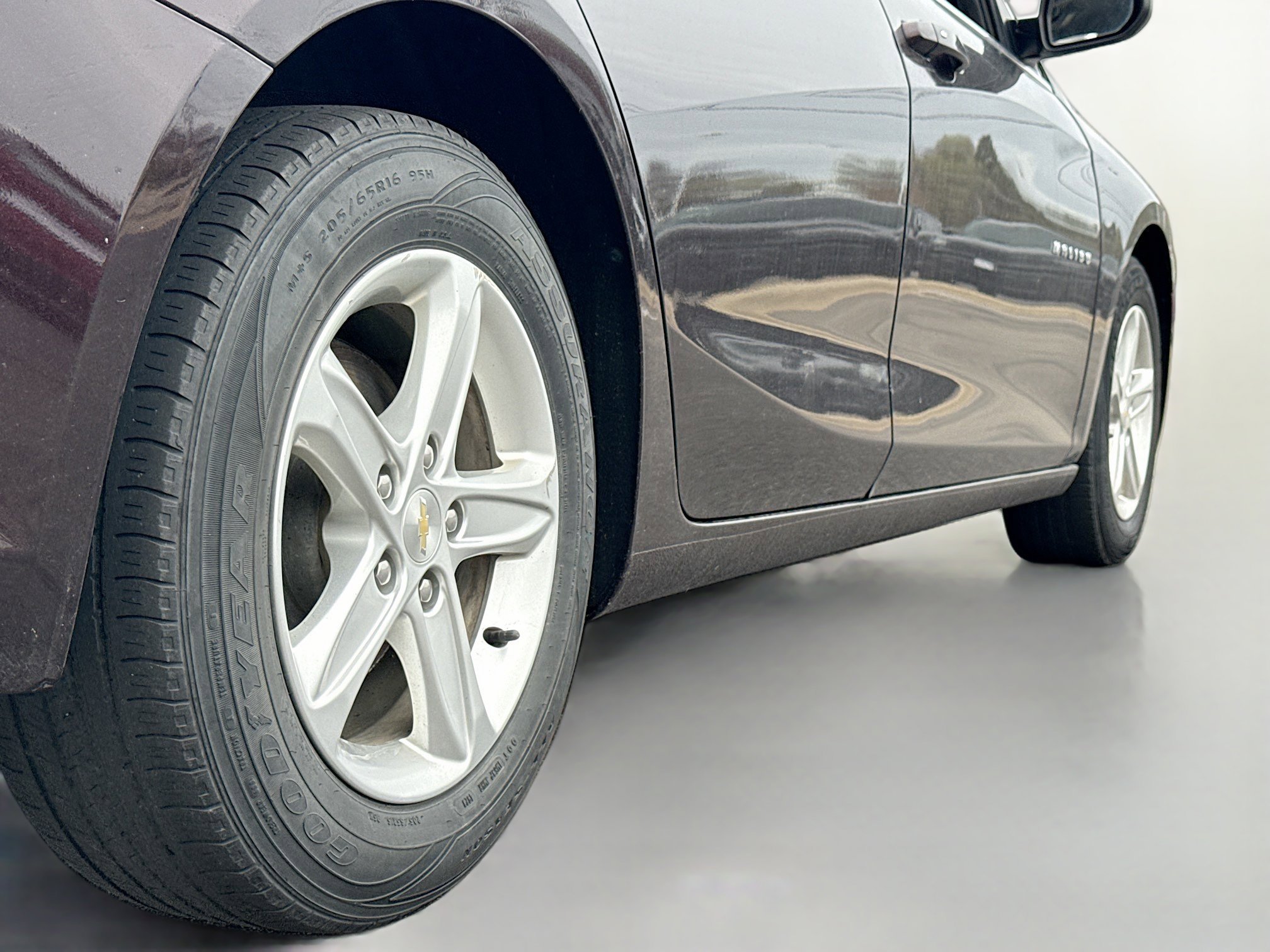 Used 2021 Chevrolet Malibu LS FWD image 14