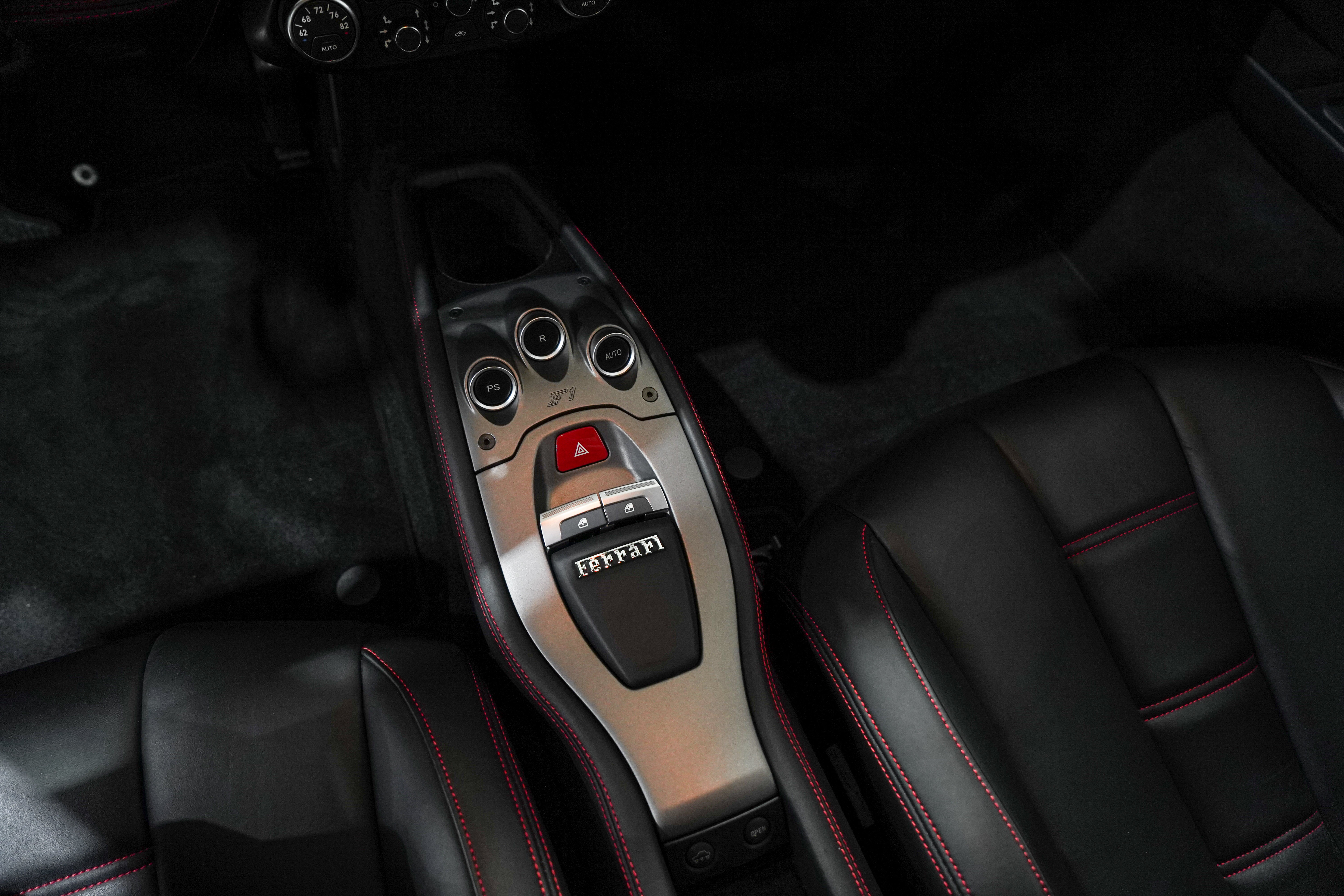 Used 2014 Ferrari 458 Italia Coupe RWD image 12