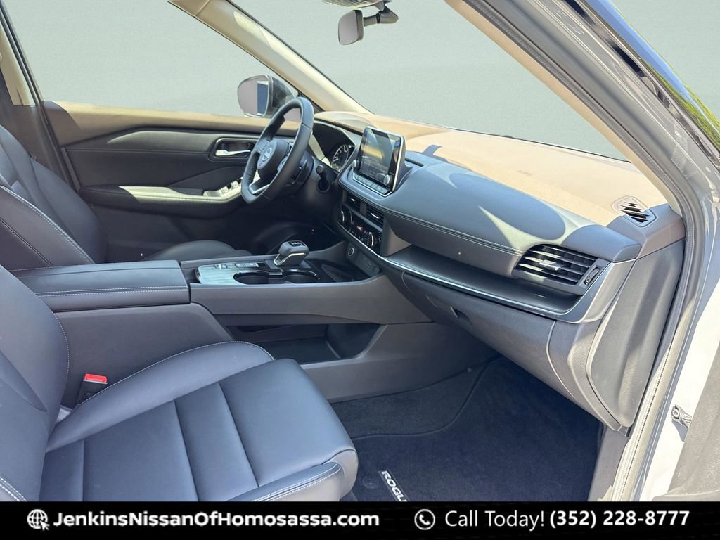 Certified 2023 Nissan Rogue SV w/ SV Premium B Package image 23