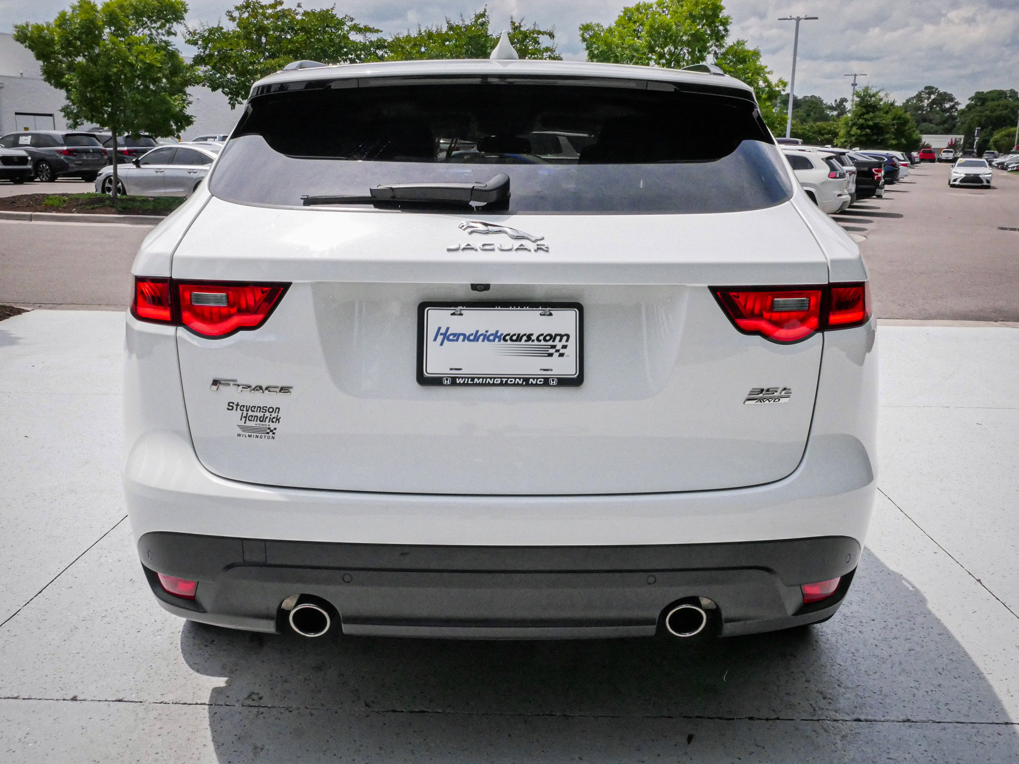 Used 2017 Jaguar F-PACE R-Sport AWD/4WD image 9