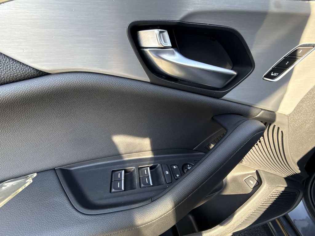Used 2023 Acura TLX FWD image 15