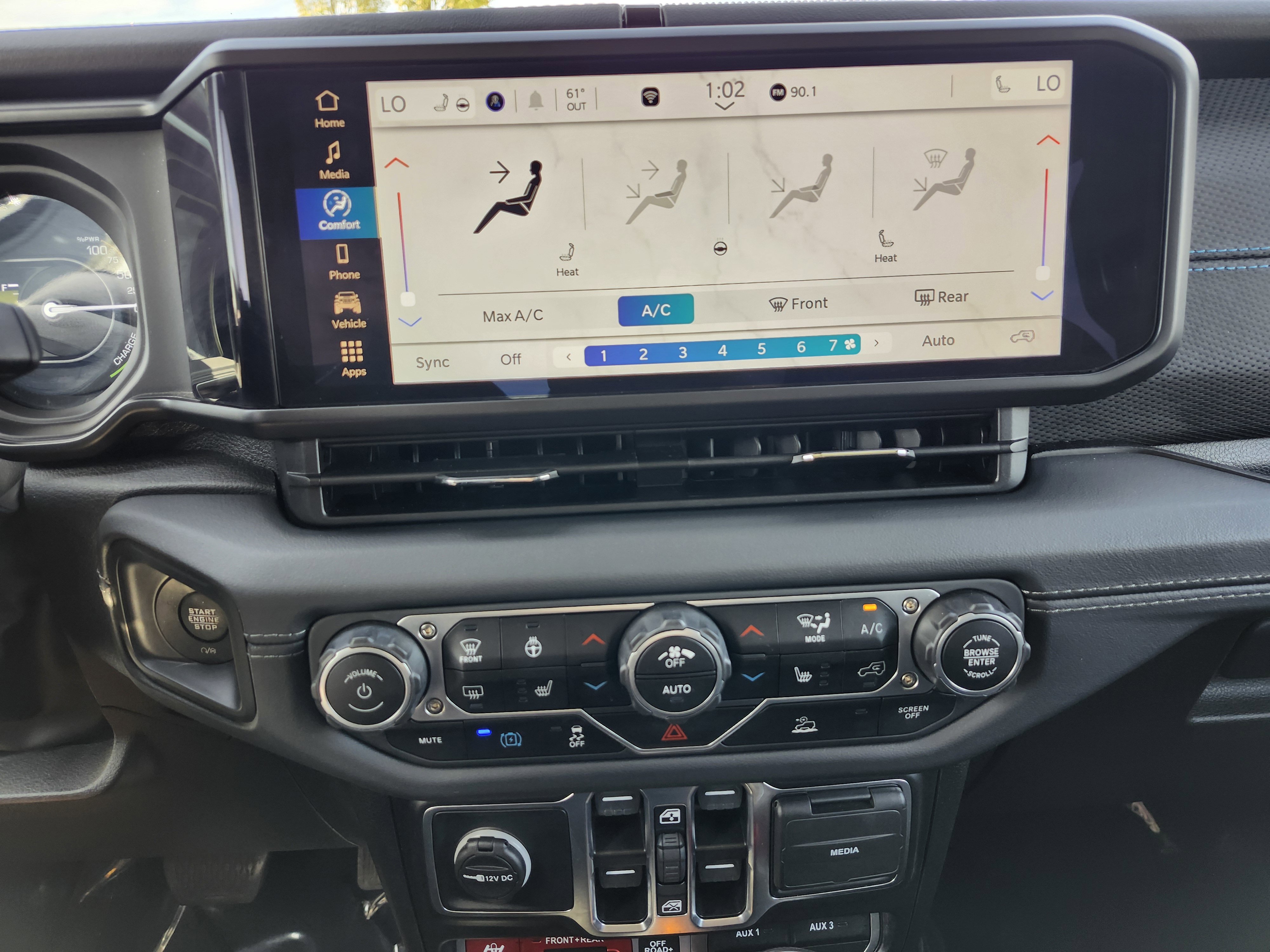 Used 2024 Jeep Wrangler Rubicon w/ Convenience Group image 23