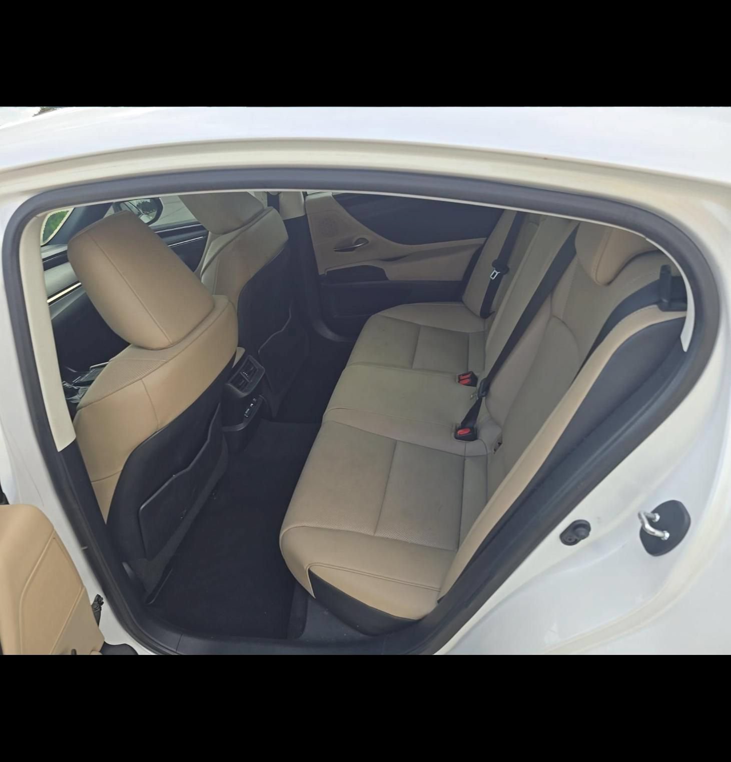 Used 2021 Lexus ES 350 w/ Premium Package FWD image 5