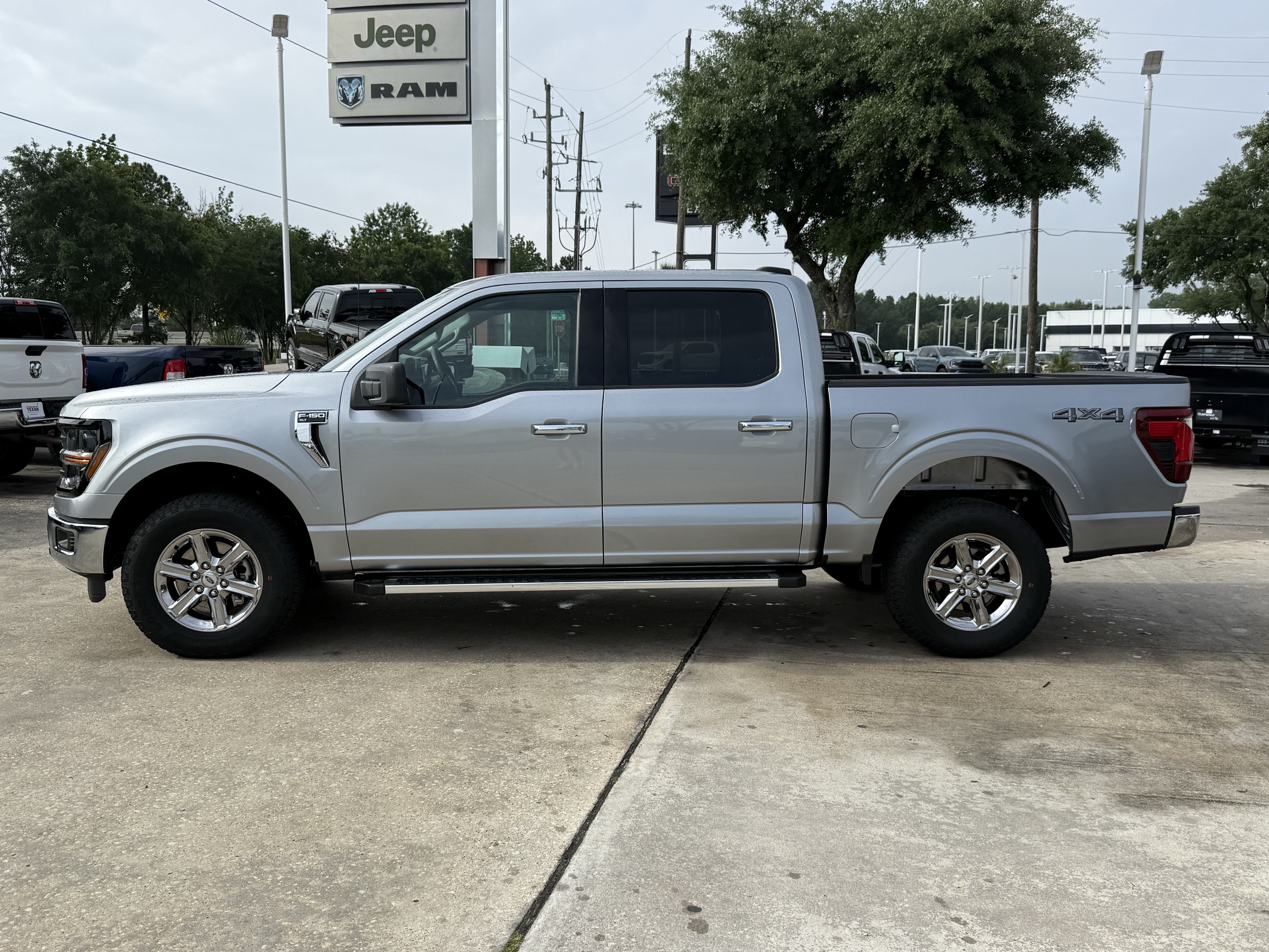 Used 2025 Ford F150 XLT w/ Equipment Group 301A Standard AWD/4WD image 9