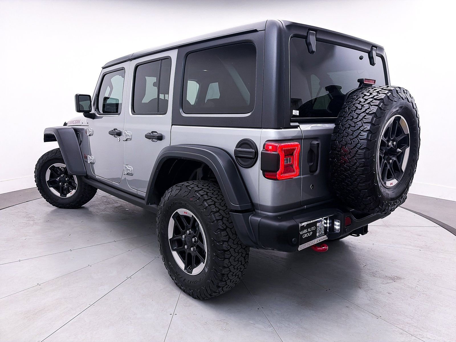 Used 2018 Jeep Wrangler Unlimited Rubicon w/ Steel Bumper Group image 2