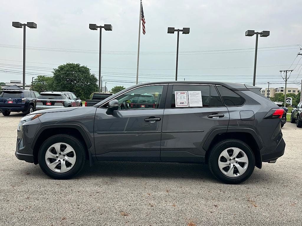 Certified 2023 Toyota RAV4 LE AWD/4WD image 2