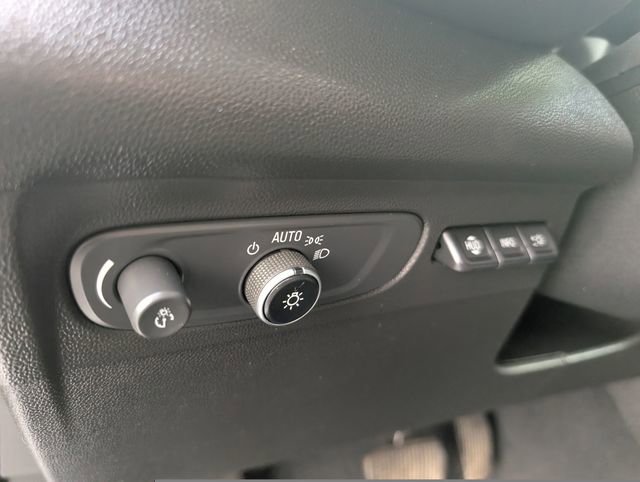 Used 2021 Buick Envision Avenir w/ Technology Package II AWD/4WD image 17