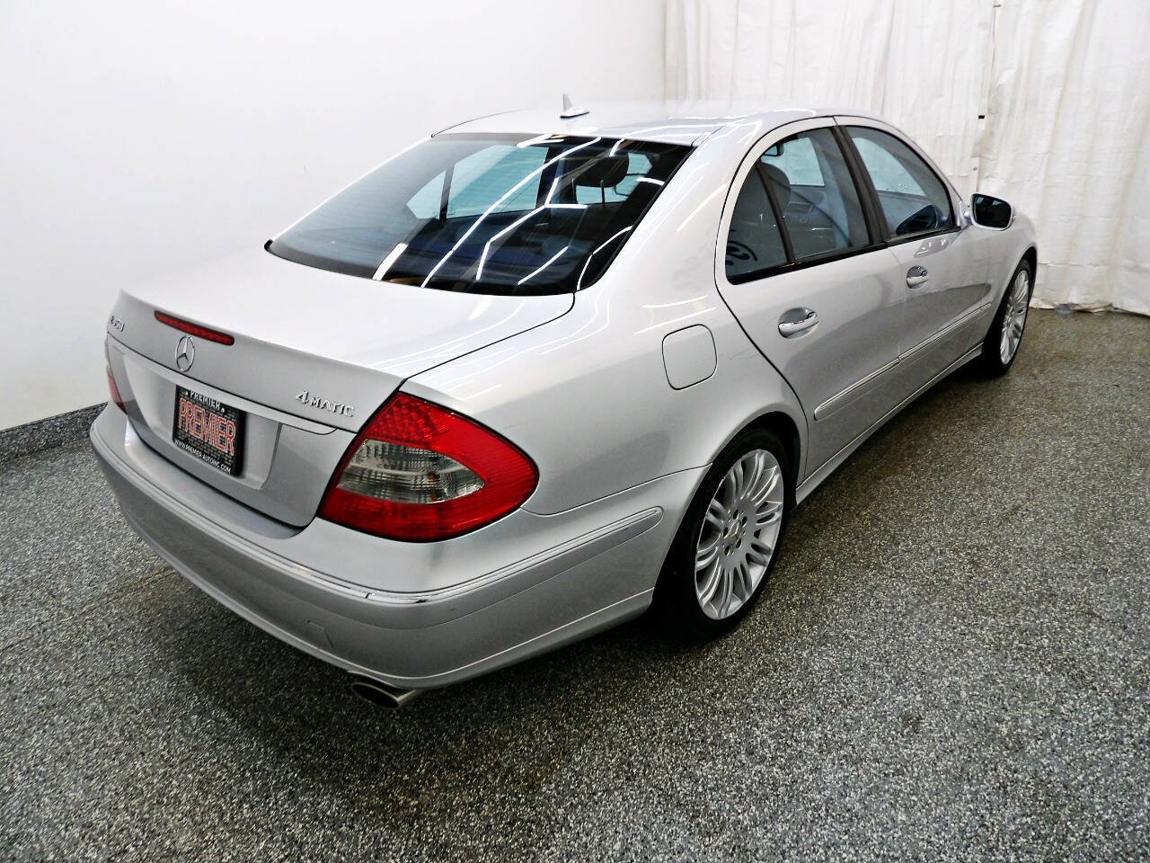 Used 2007 Mercedes-Benz E 350 4MATIC Sedan image 6