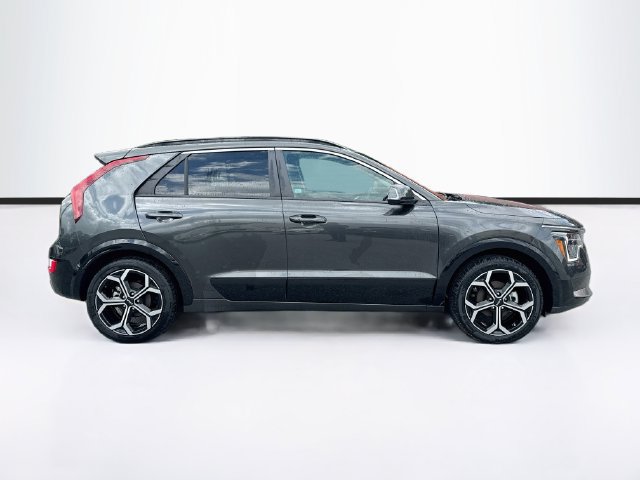 Used 2023 Kia Niro EX Touring FWD image 8