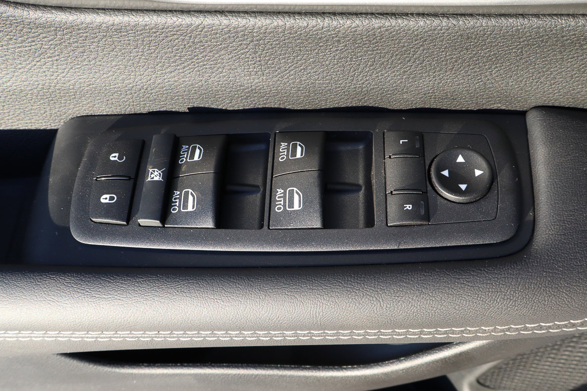 New 2026 Chrysler Pacifica Select FWD image 10