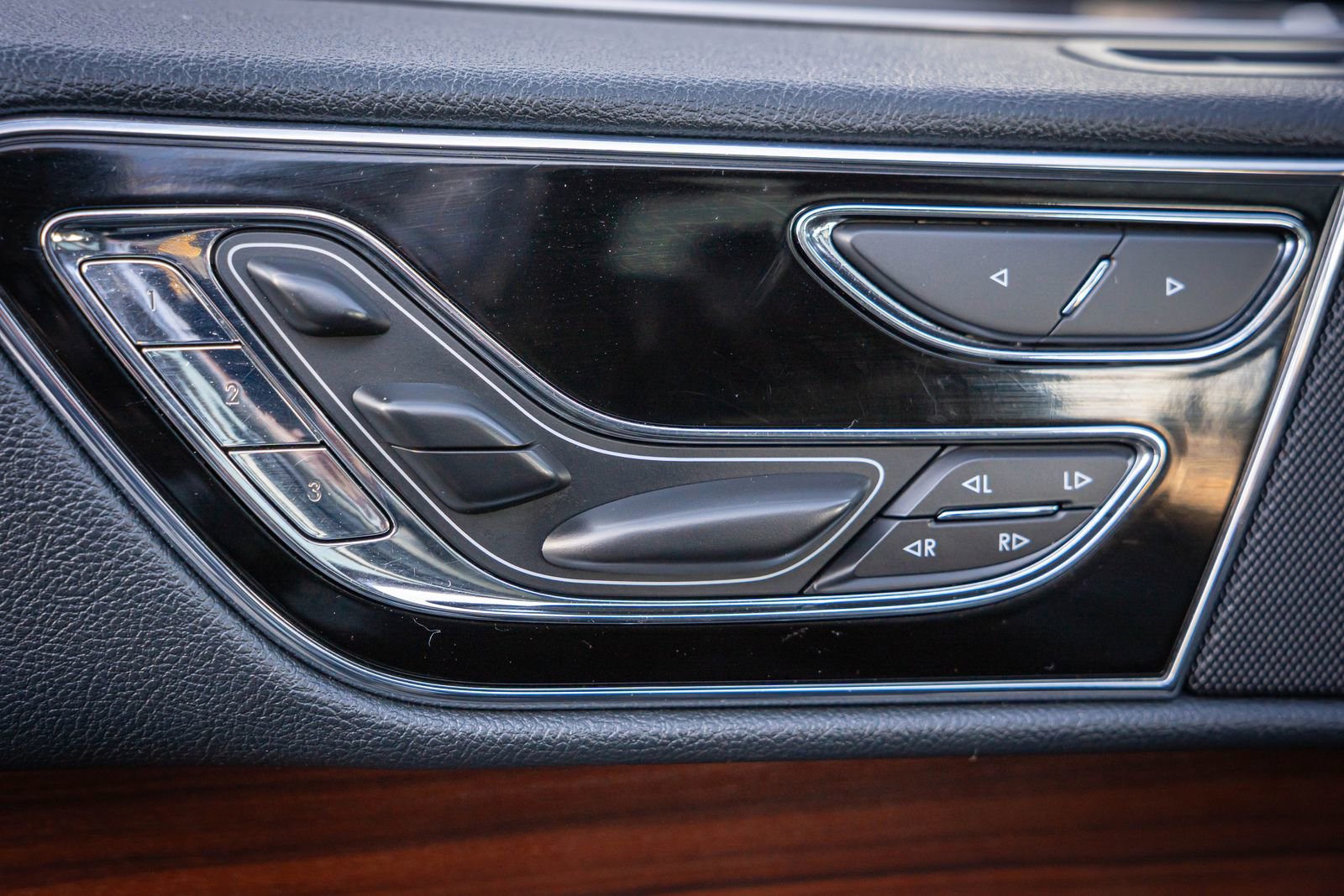 Used 2024 Lincoln Navigator Reserve image 14