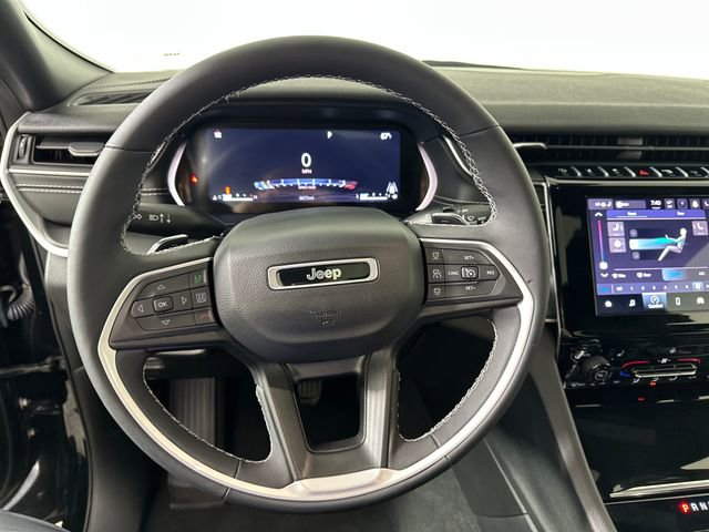 Used 2023 Jeep Grand Cherokee L Laredo image 14