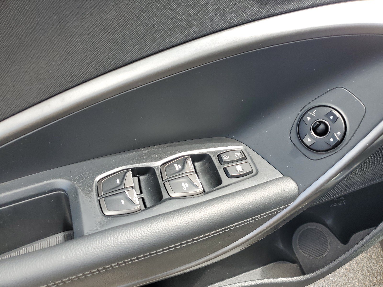 Used 2018 Hyundai Santa Fe Sport 2.0T w/ Cargo Package FWD image 15