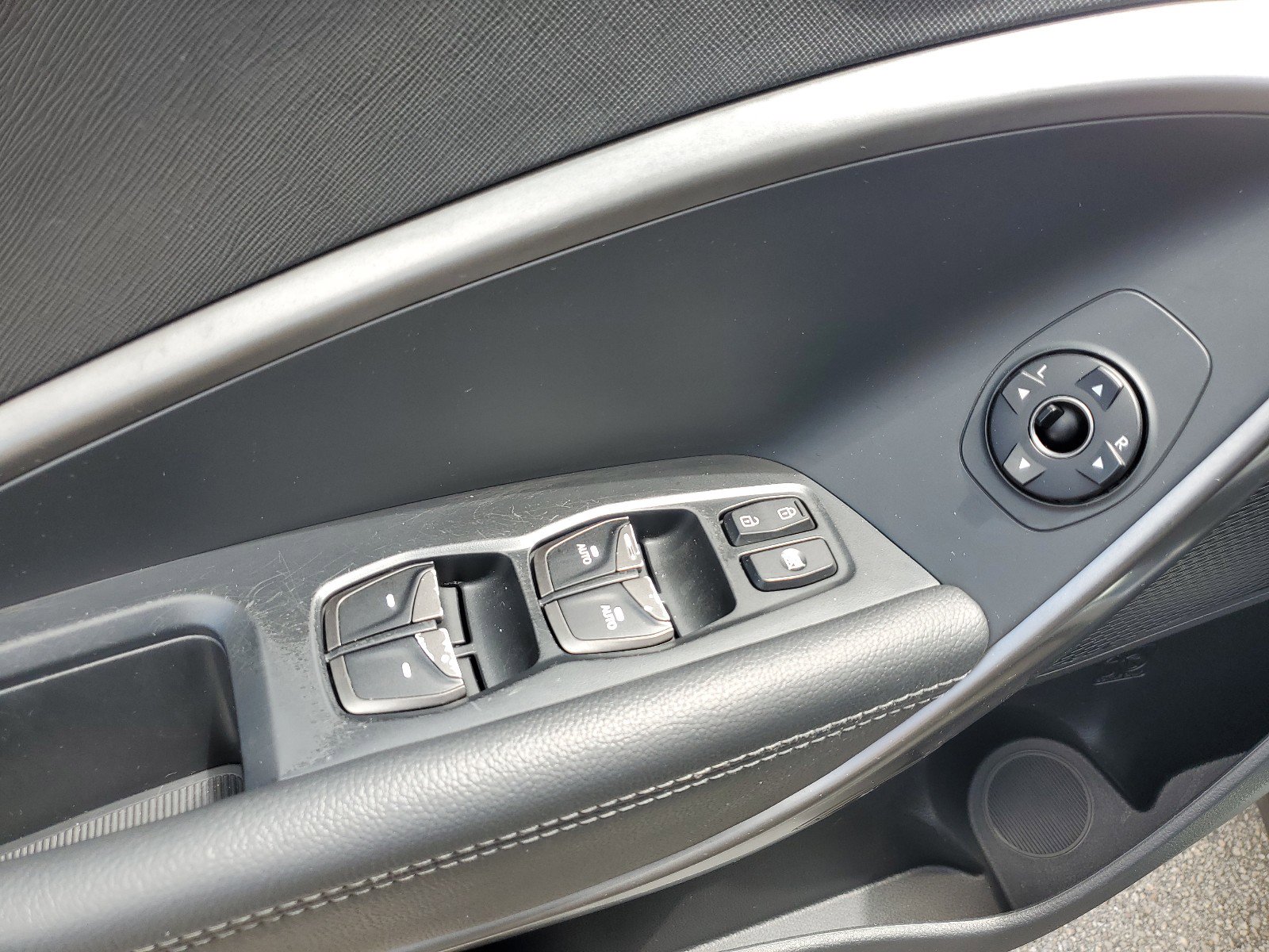Used 2018 Hyundai Santa Fe Sport 2.0T w/ Cargo Package FWD image 15