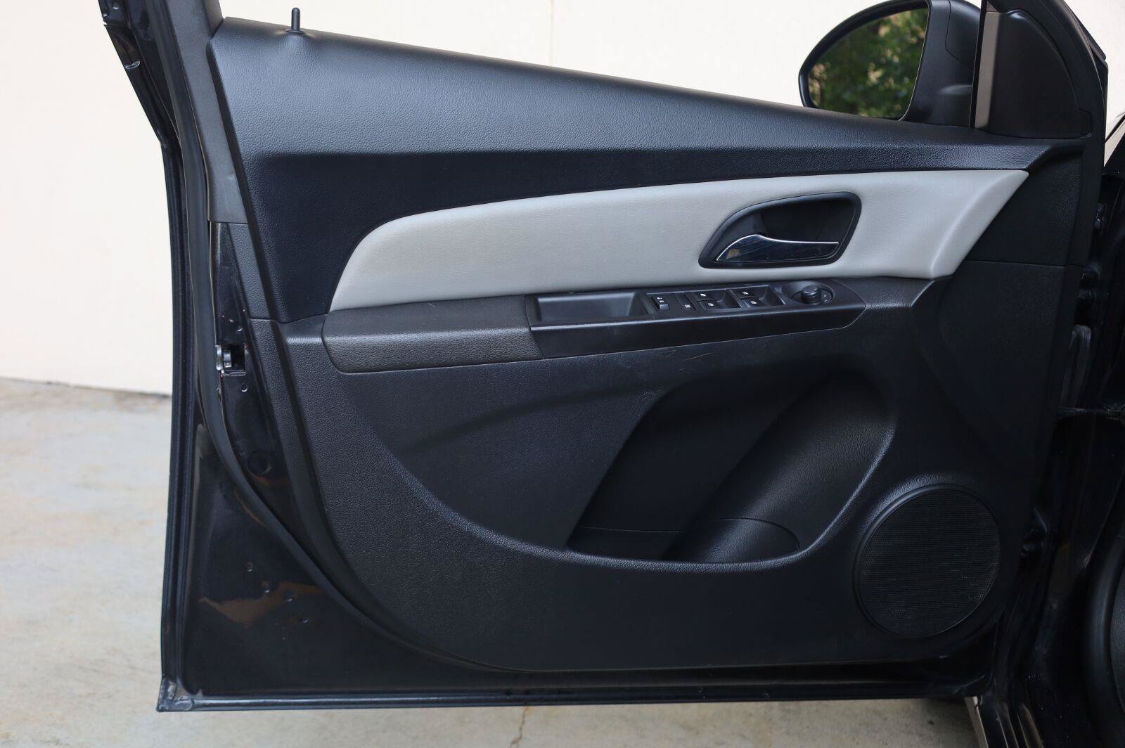 Used 2016 Chevrolet Cruze LS FWD image 15