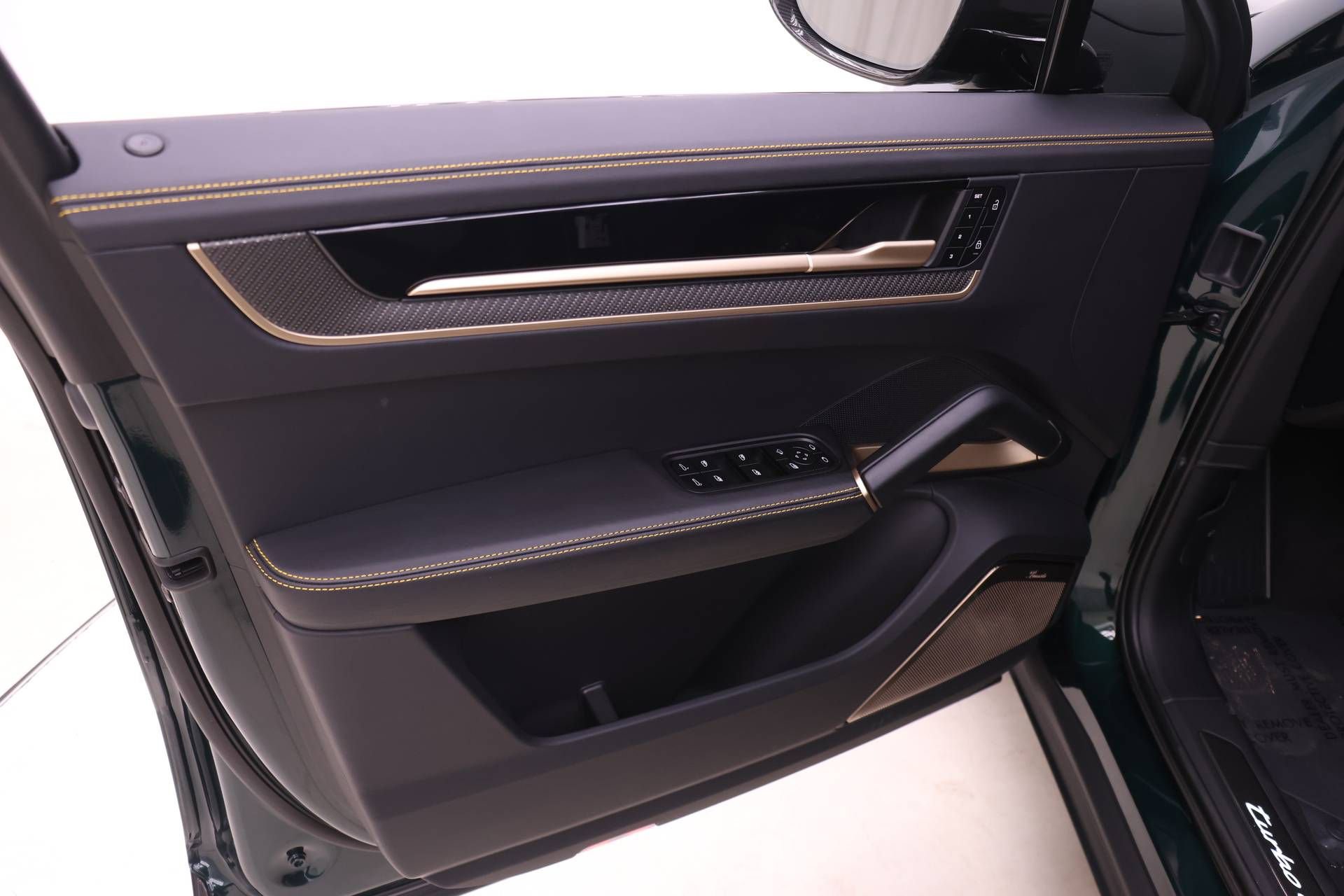 Certified 2025 Porsche Cayenne Turbo GT image 15