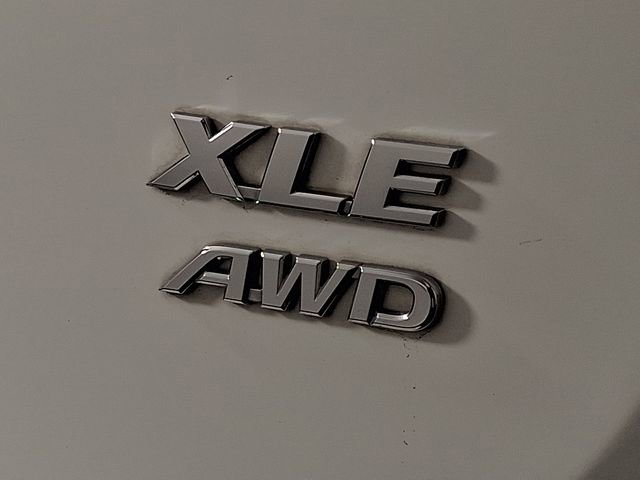 Used 2017 Toyota RAV4 XLE image 31