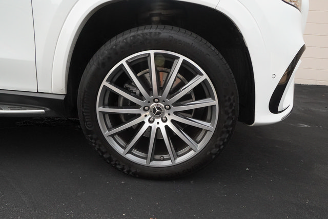 Used 2025 Mercedes-Benz GLS 580 4MATIC image 38