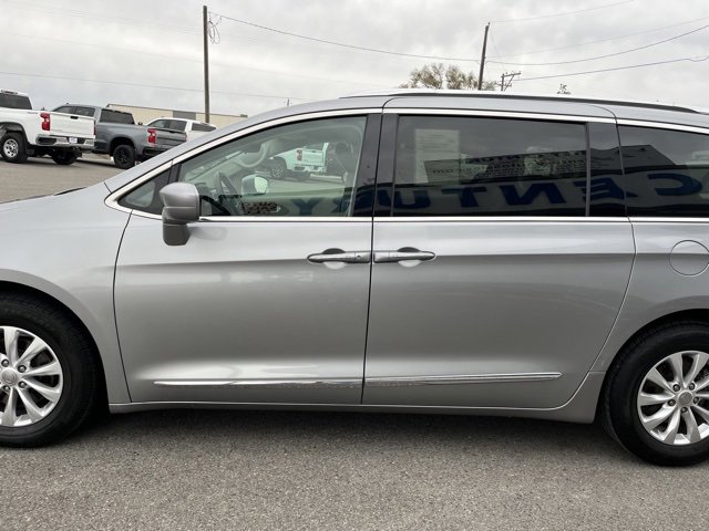 Used 2018 Chrysler Pacifica Touring-L image 8