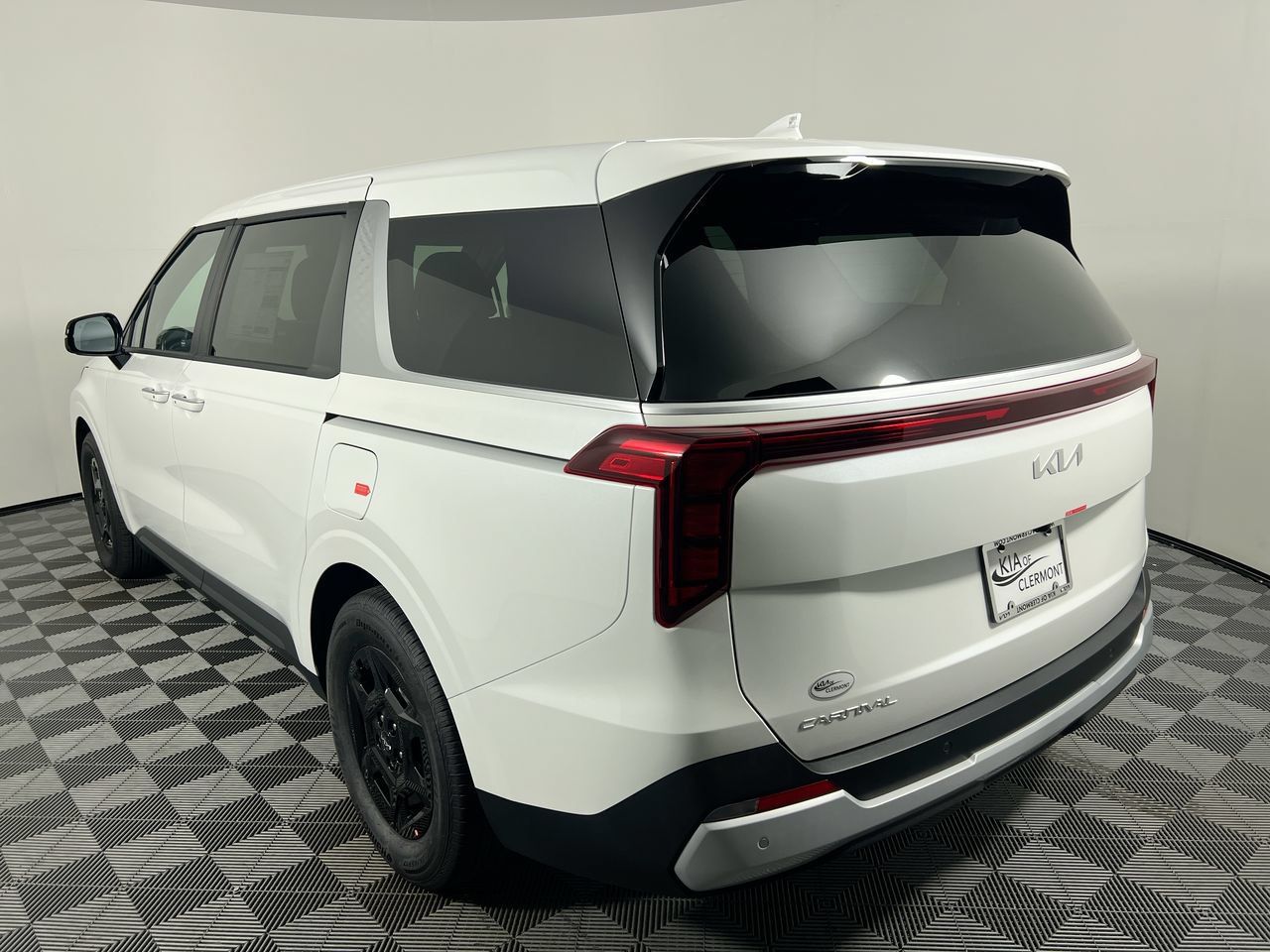 New 2027 Kia Carnival LX FWD image 7